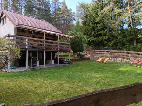 Property building, Day, Natural landscape, Garden, Garden view