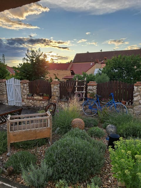 Garden, Garden view