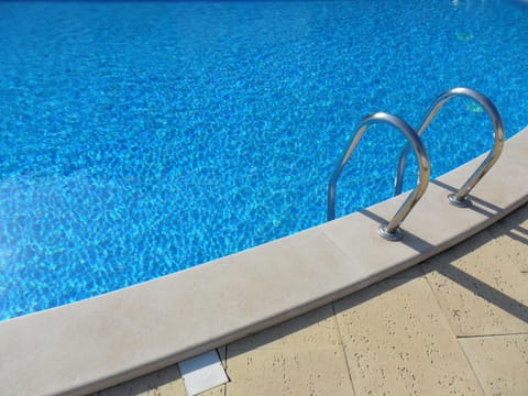 Swimming pool, Swimming pool