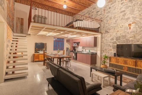 TV and multimedia, Kitchen or kitchenette, Living room, Dining area