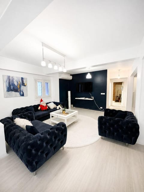 TV and multimedia, Living room, Seating area, air conditioner