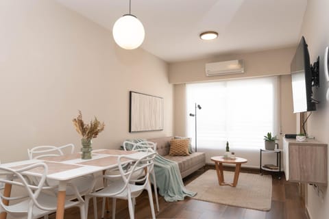 TV and multimedia, Living room, Seating area, Dining area, air conditioner