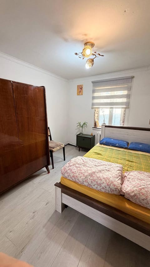 Bed, Bedroom, wardrobe