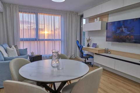 TV and multimedia, View (from property/room), Living room, Seating area, Dining area, heating, internet