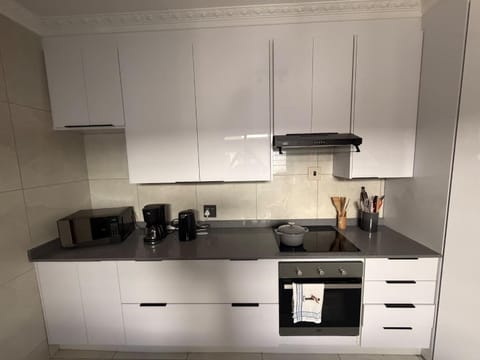 microwave, oven, kitchen