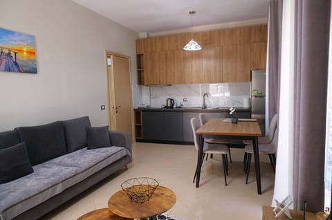 Living room, Dining area, kitchen