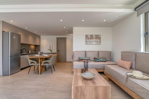 Living room, Dining area, kitchen