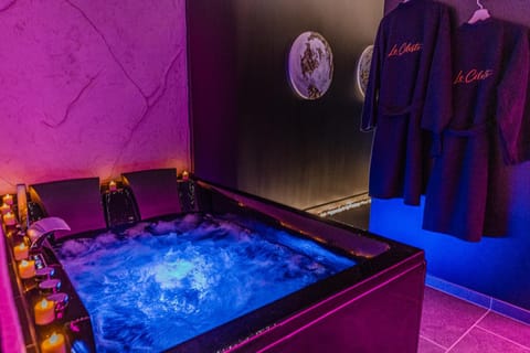 Hot Tub, Hot Tub, Spa and wellness centre/facilities
