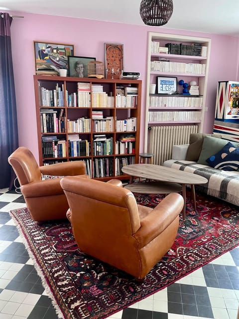 Library, Living room