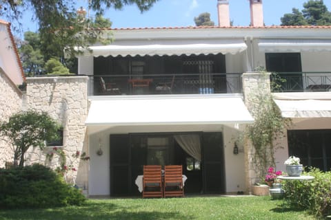 Property building, Patio, Garden, View (from property/room)