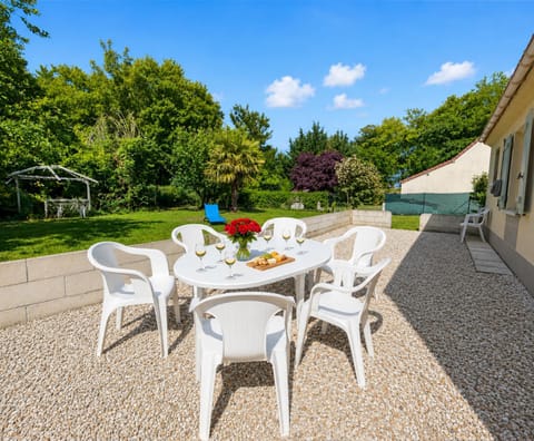 Patio, Day, Garden, Garden view