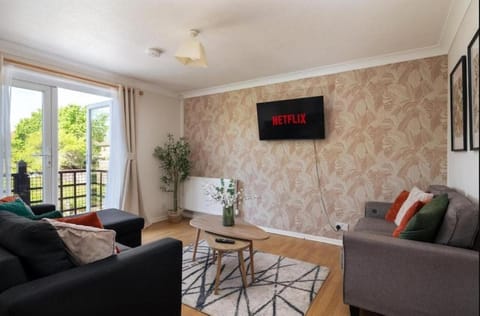 Communal lounge/ TV room, TV and multimedia, Living room