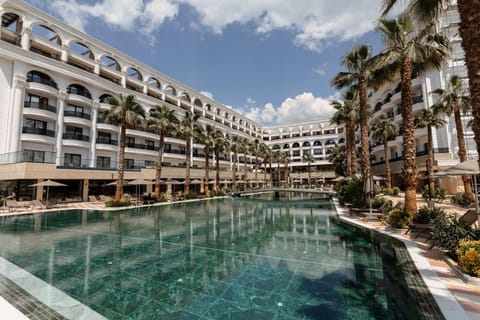Property building, Swimming pool