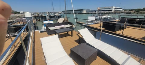 Balcony/Terrace, Balcony/Terrace