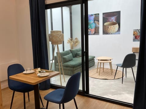 Living room, Dining area