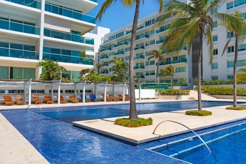 Property building, Swimming pool