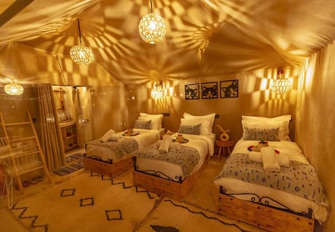 Property building, Bed, Photo of the whole room, Bedroom