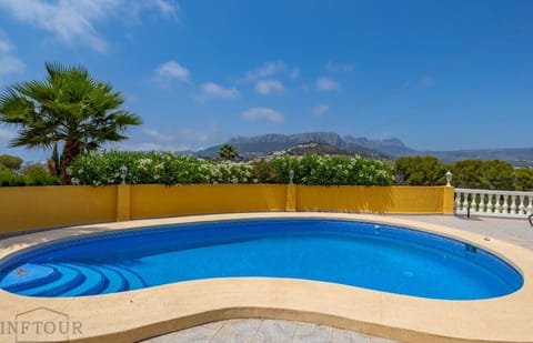 Mountain view, Swimming pool