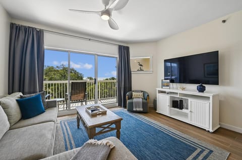 Day, TV and multimedia, Balcony/Terrace, Living room, Seating area, furniture