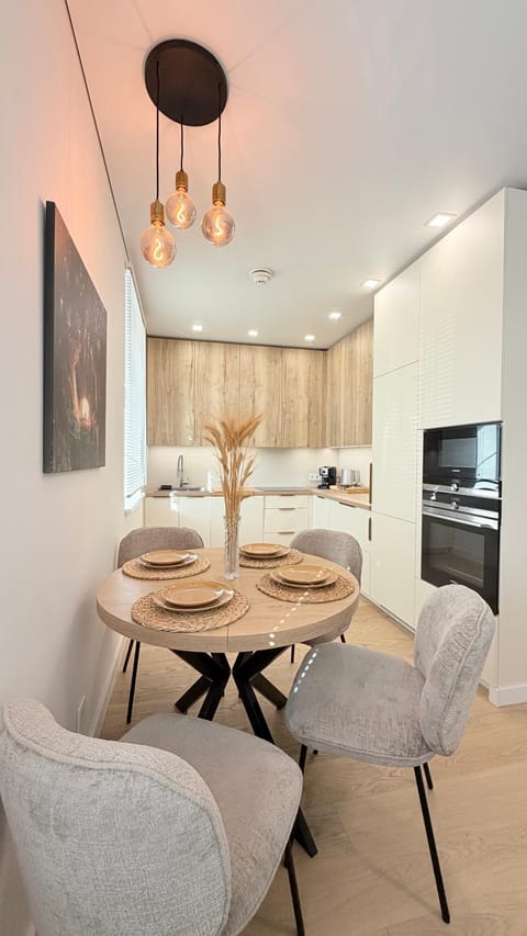 Kitchen or kitchenette, Living room, Seating area, oven