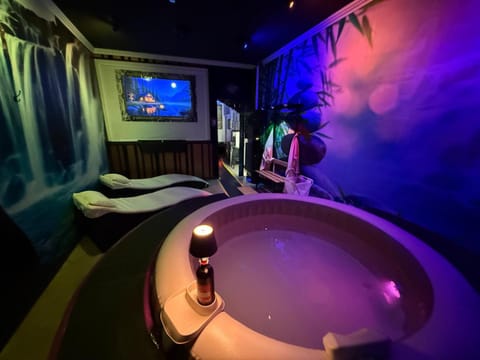 Hot Tub
