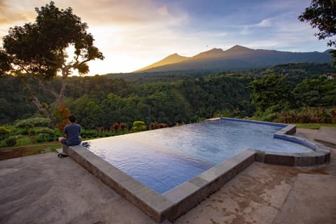 Mountain view, Pool view