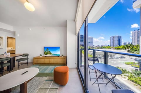 TV and multimedia, Balcony/Terrace, Living room, City view