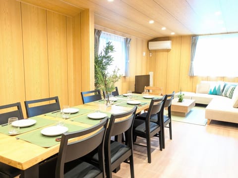 Living room, Dining area