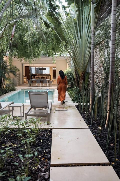 Garden, Swimming pool