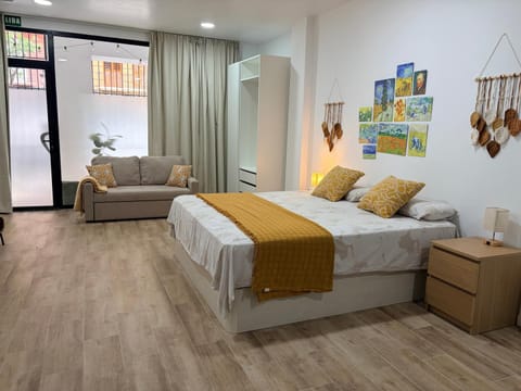 Bed, Living room, storage