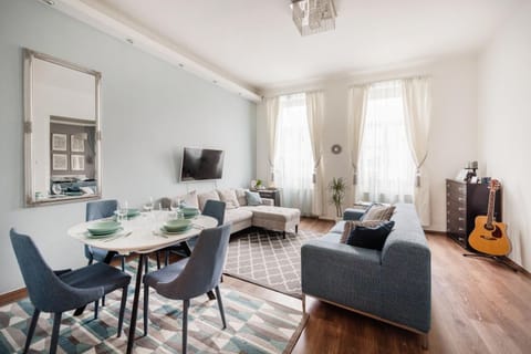 TV and multimedia, Living room, Dining area