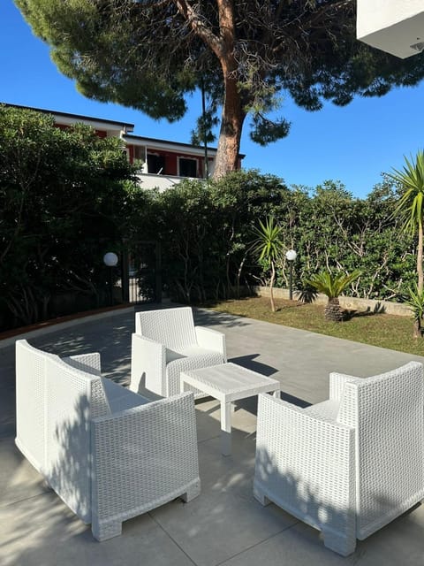 Garden, Garden view, Facility for disabled guests