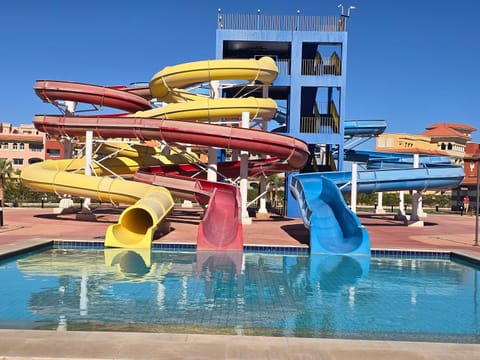 Aqua park, Swimming pool