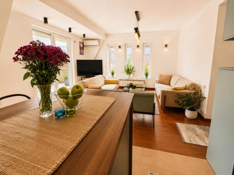 Communal lounge/ TV room, TV and multimedia, Kitchen or kitchenette, Seating area
