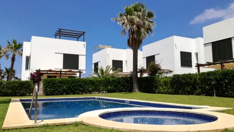 Garden, Swimming pool