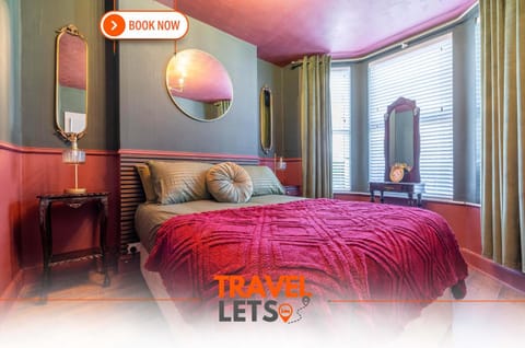 Bed, Photo of the whole room, Bedroom, Text overlay