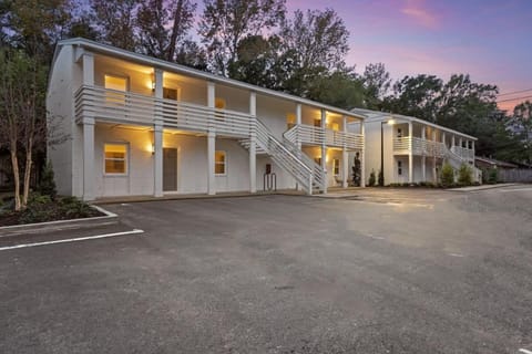 Property building, Day, Parking