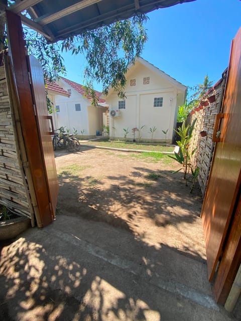 Property building, Day, Neighbourhood, Street view