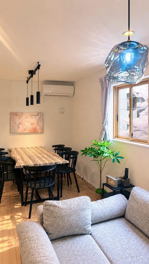 Living room, Seating area, Dining area, air conditioner