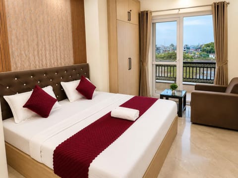 Bed, Balcony/Terrace, Bedroom