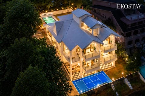 Property building, Pool view, Swimming pool