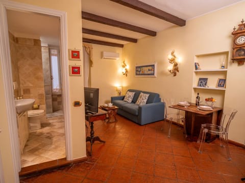 Bathroom, Living room, Photo of the whole room