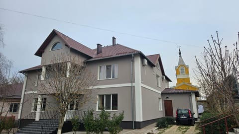 Property building, Day