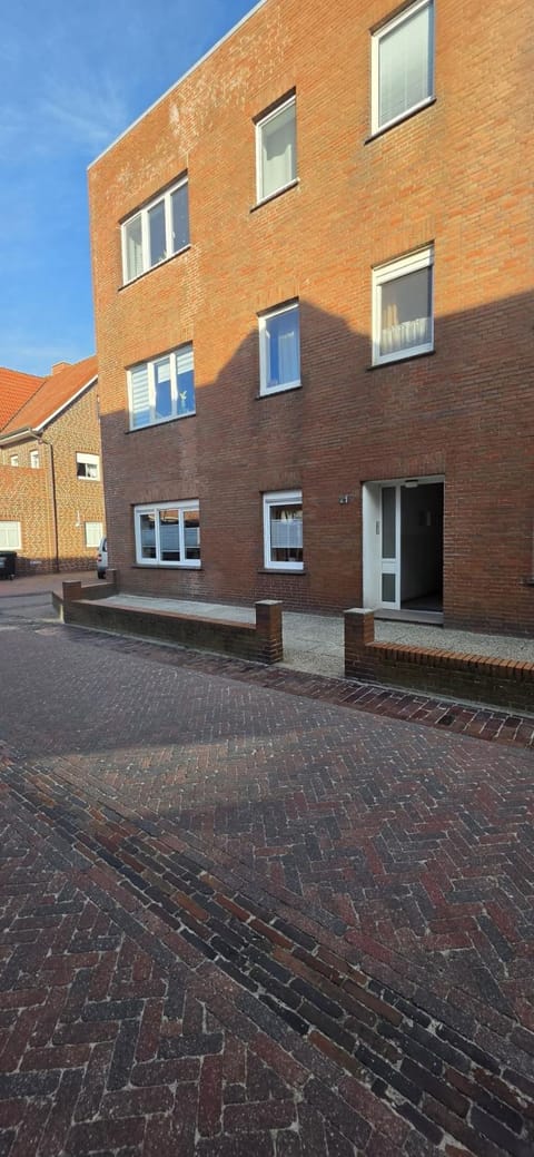 Property building, Street view