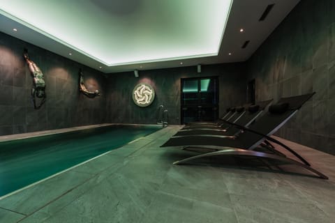Swimming pool, Swimming pool