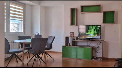 TV and multimedia, Living room, Seating area, furniture, heating