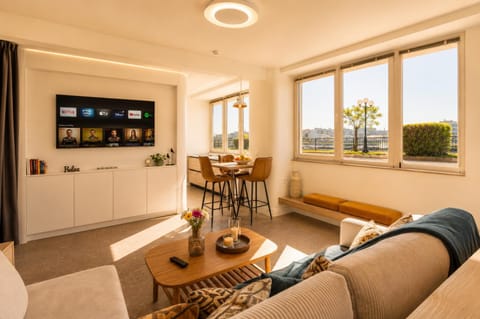 TV and multimedia, View (from property/room), View (from property/room), Kitchen or kitchenette, Living room, Dining area, Sea view, Sea view, Street view, Street view, Quiet street view