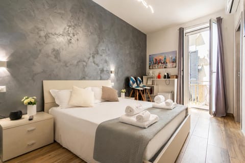 Bed, Living room, Seating area, Bedroom, towels