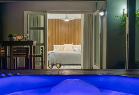 Bed, Seating area, Bedroom, towels