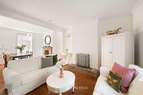 Living room, Photo of the whole room, Seating area